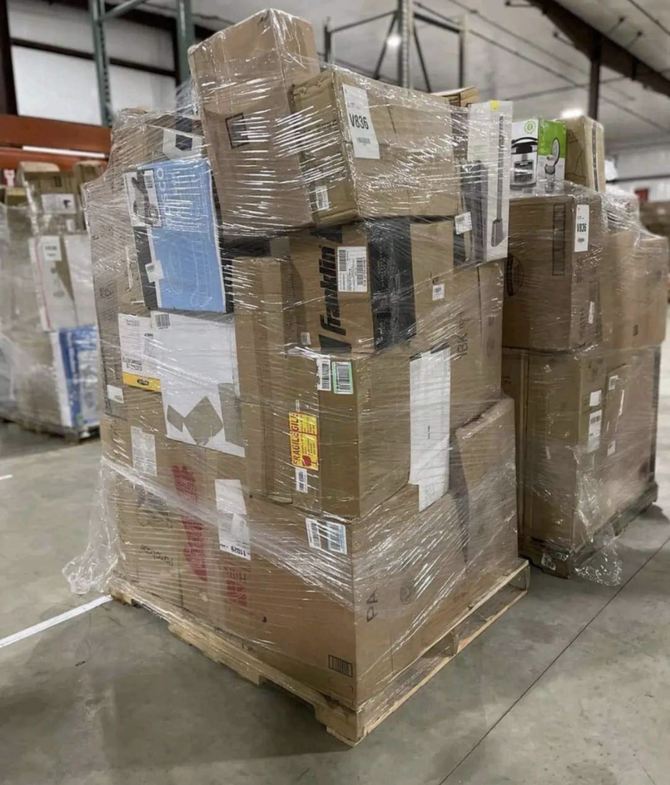 Bulk merchandise pallets | General Merchandise Liquidation