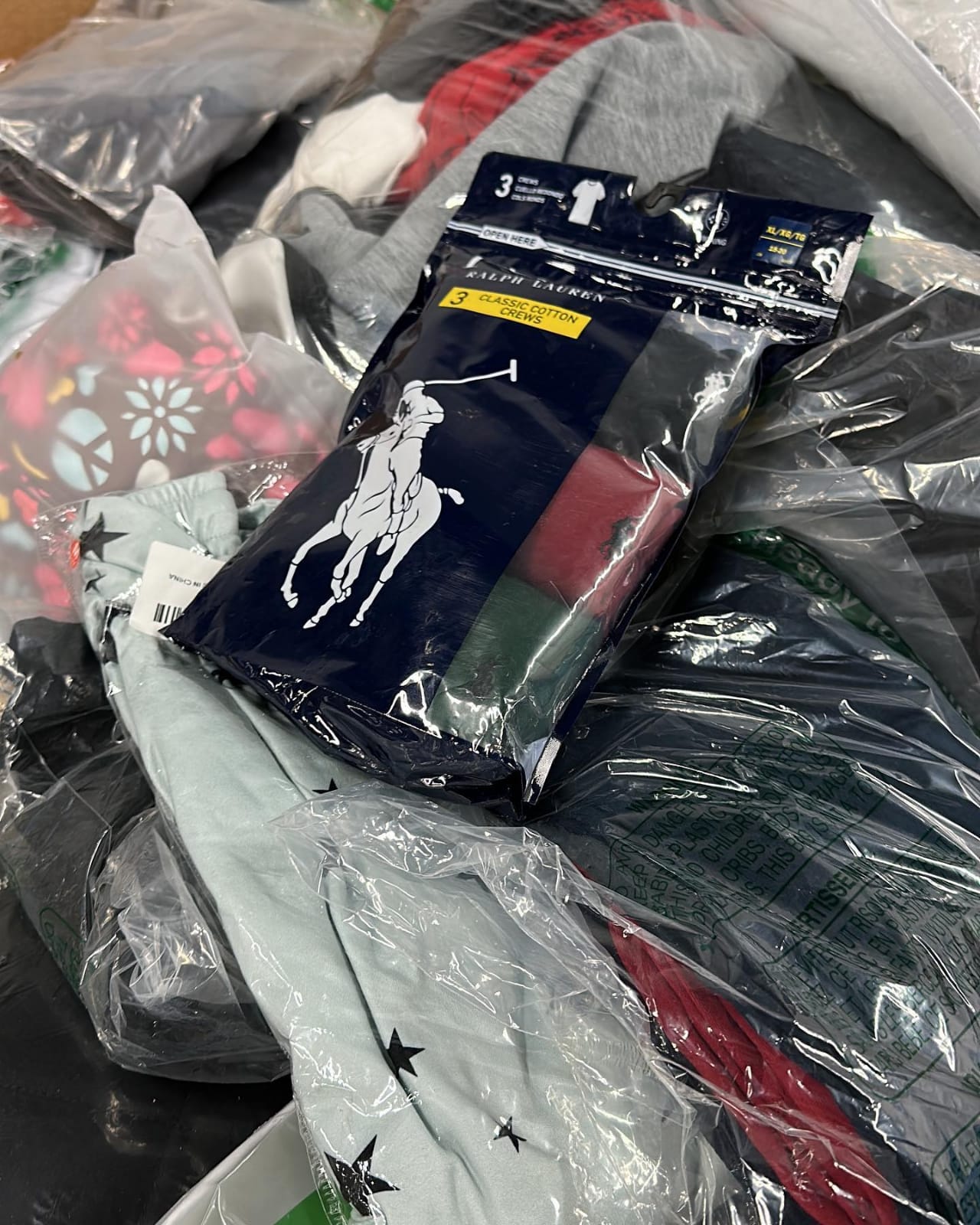 Clothing Overstock Wholesale Pallets for Resellers