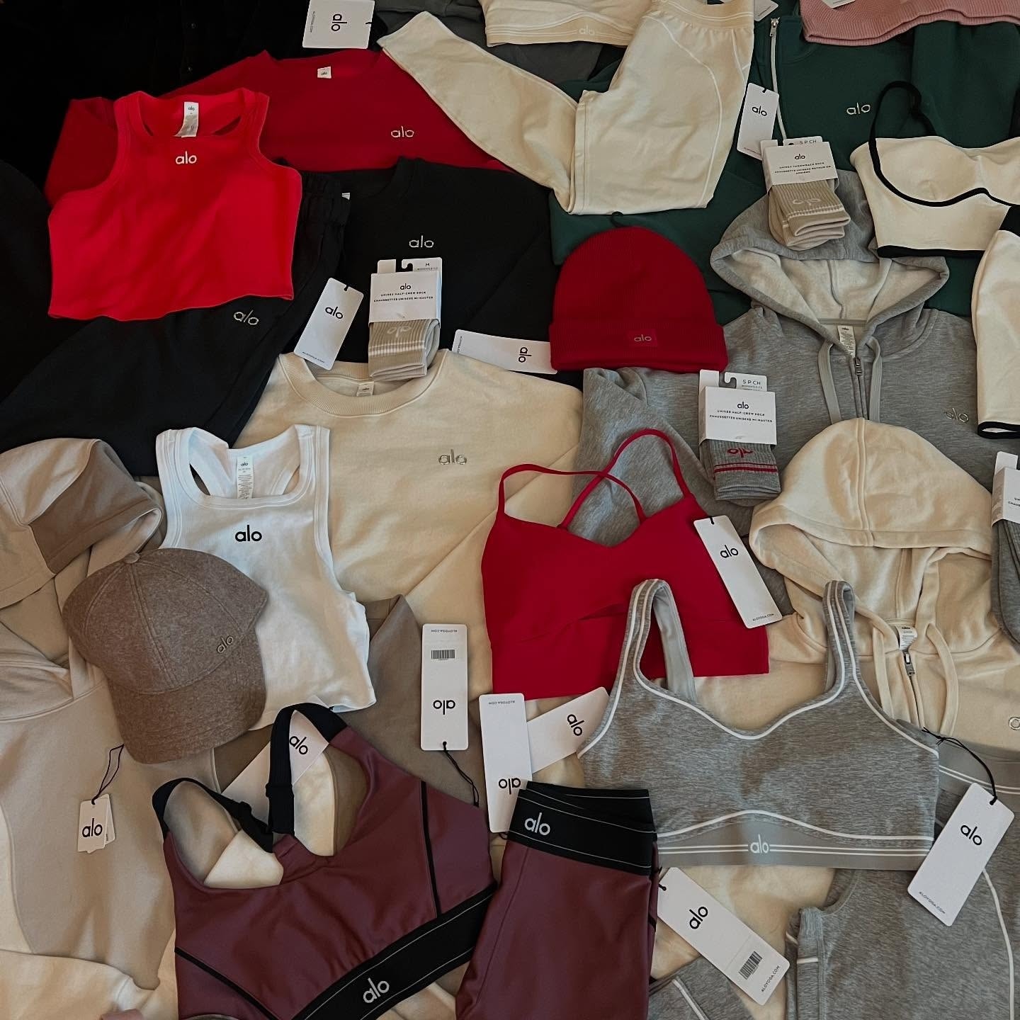 Wholesale lululemon clothes pallets