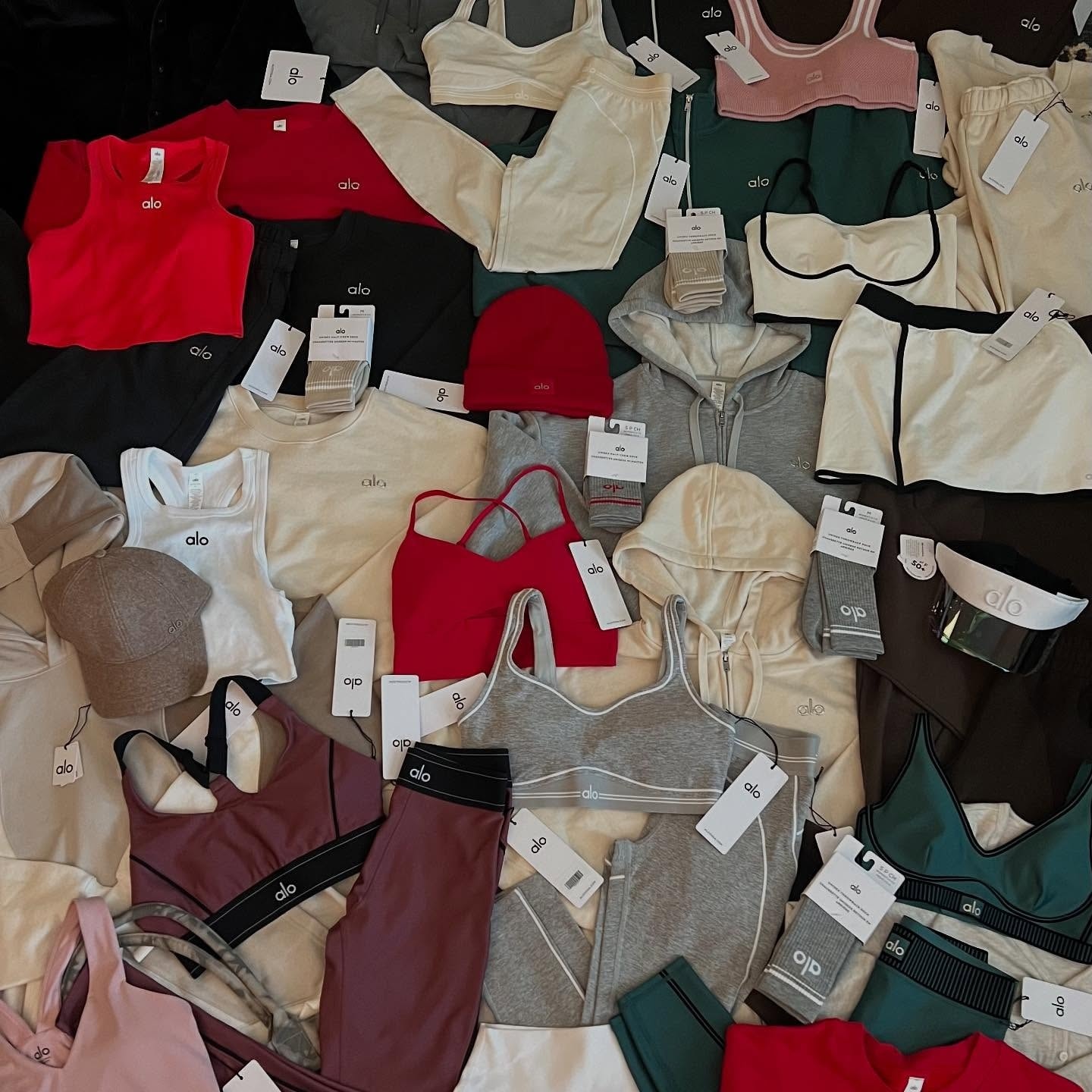 Wholesale lululemon clothes pallets