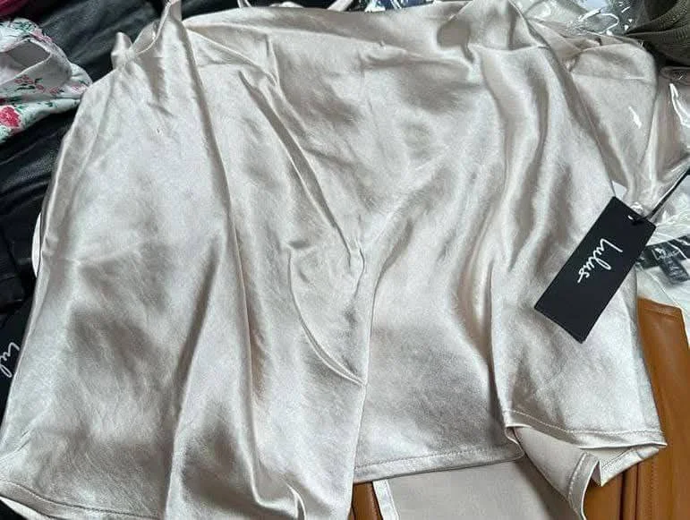 Buy lulus clothes liquidation pallet for sale online