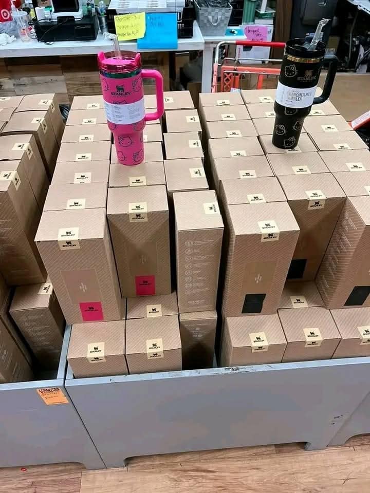 Stanley Cups Liquidation Pallets - Image 14