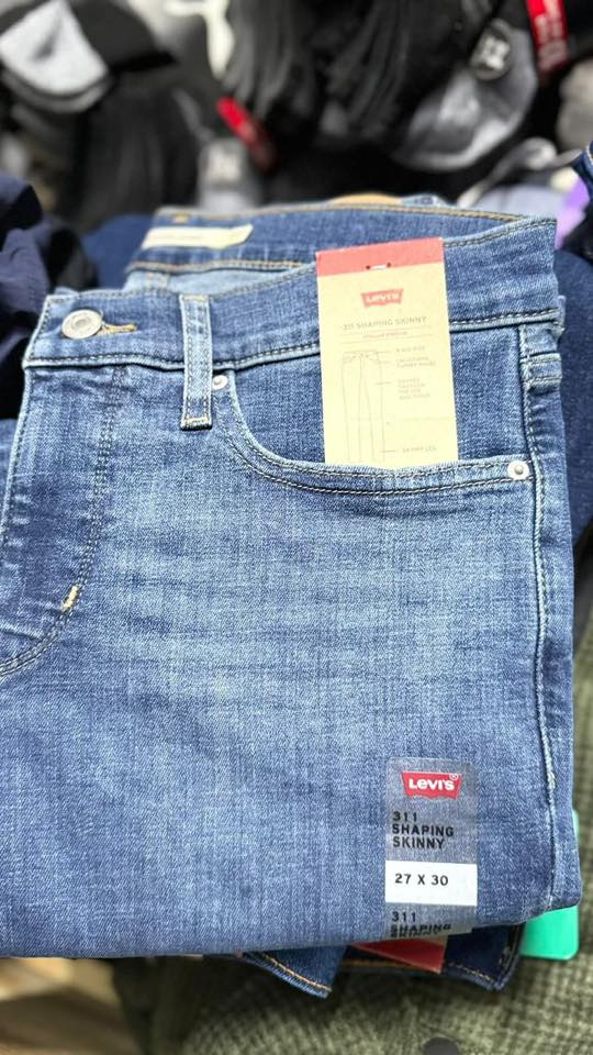 buy wholesale levi jean clothings-pallets for sale