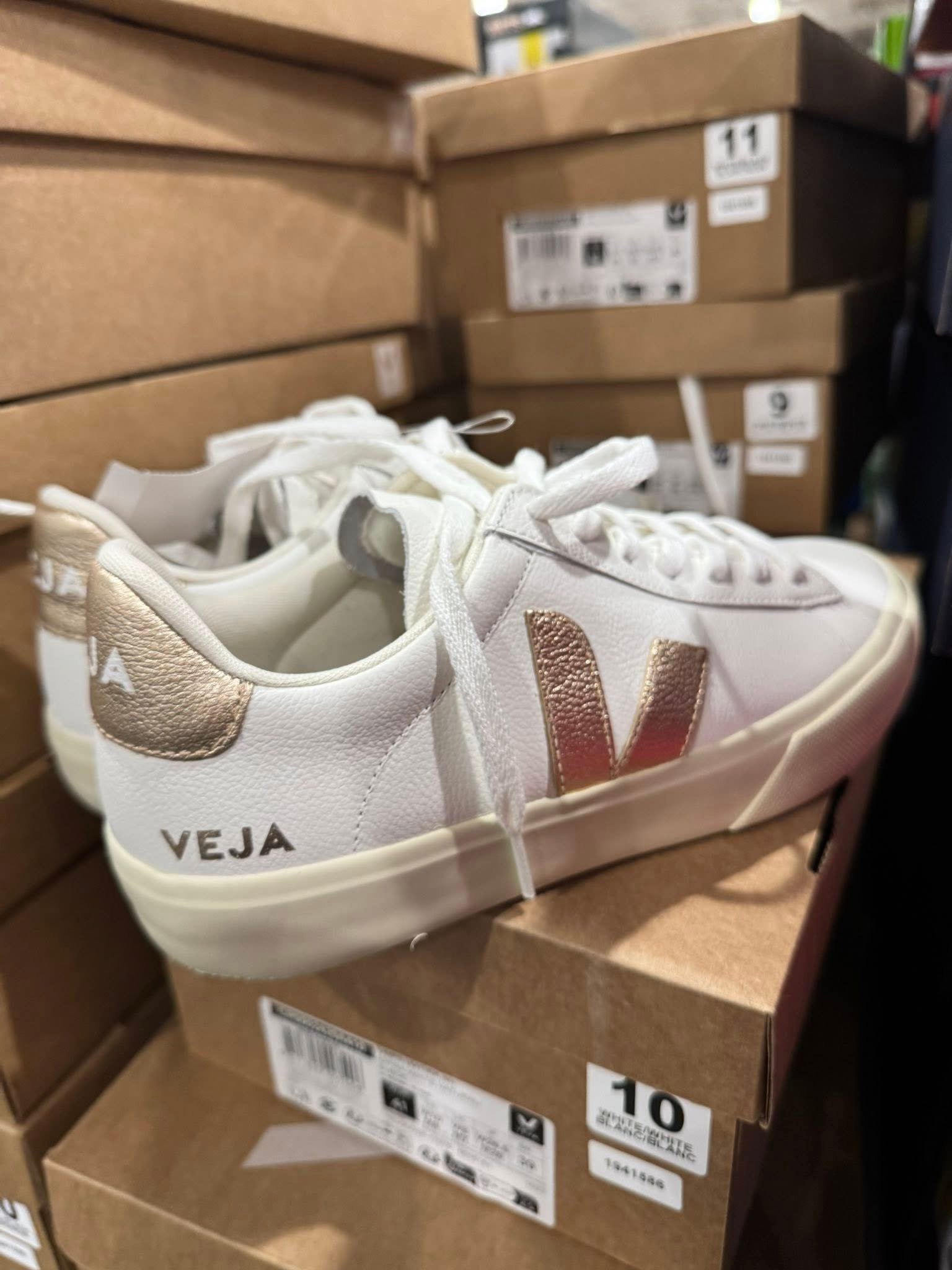 Veja shoes liquidation pallets for sale