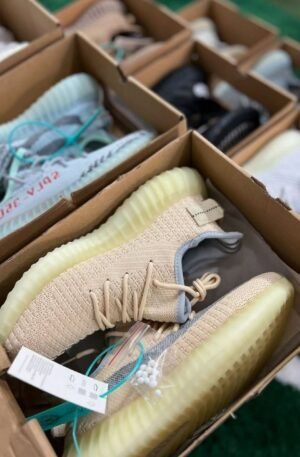Wholesale Yeezy Pallets Liquidation for Resellers