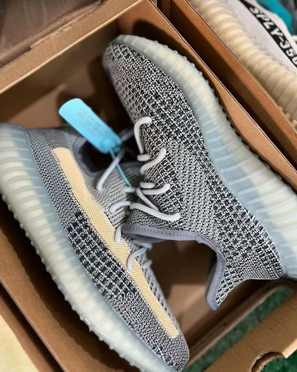 Wholesale Yeezy Pallets Liquidation for Resellers