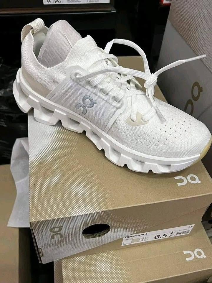 bulk On cloud Shoes liquidation pallets for sale