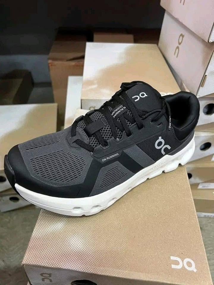 bulk On cloud Shoes liquidation pallets for sale