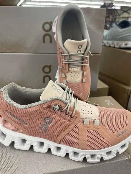 bulk On cloud Shoes liquidation pallets for sale