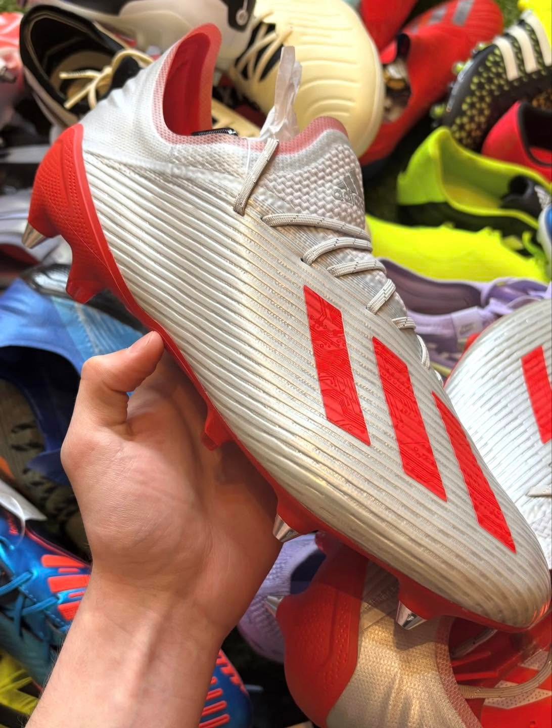 Soccer shoes pallets wholesale