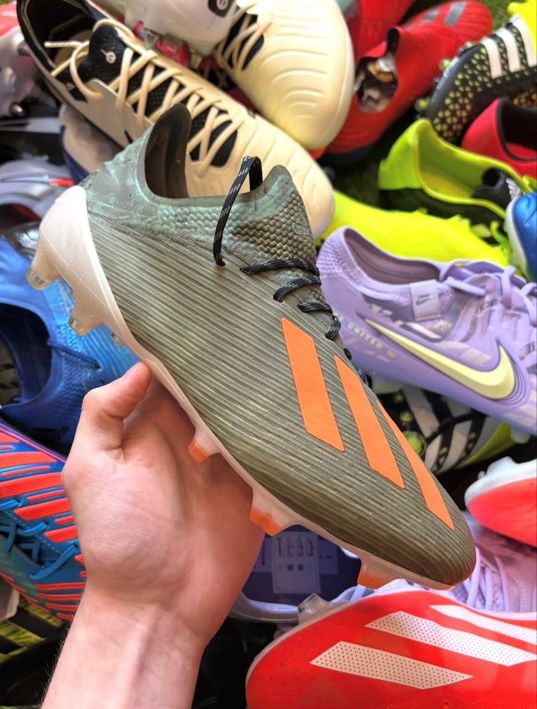 Soccer shoes pallets wholesale