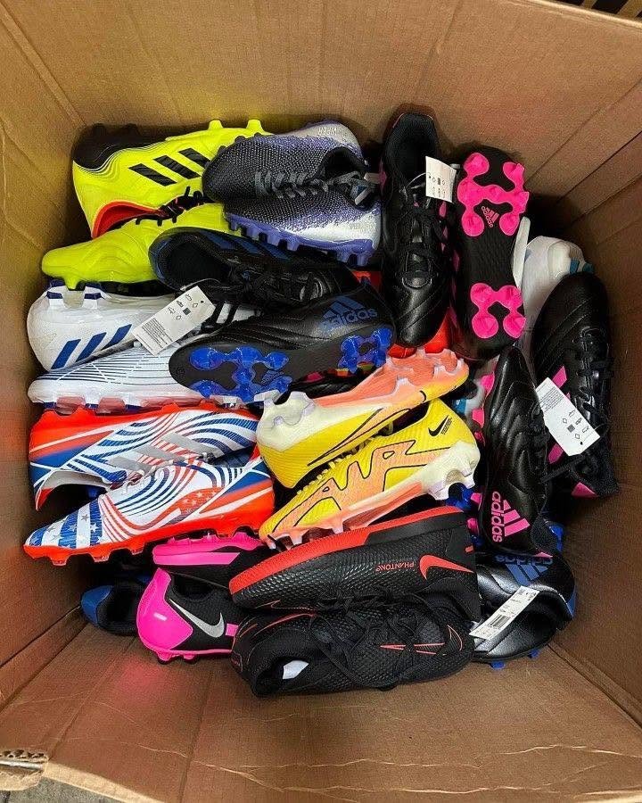 Soccer shoes pallets wholesale