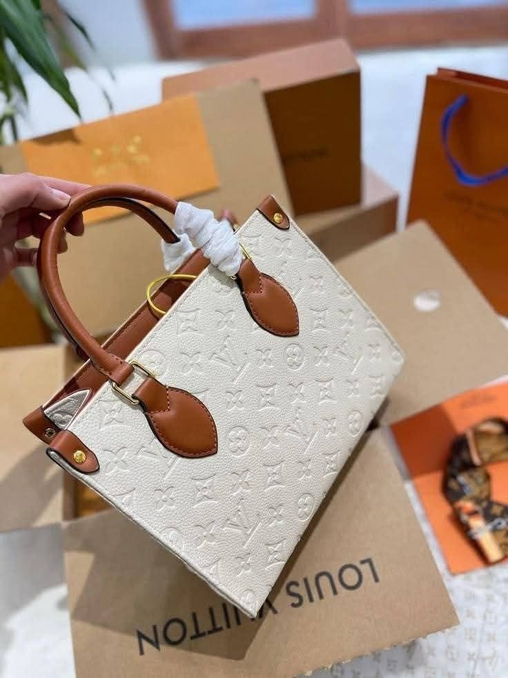 Louis Vuitton Handbags Wholesale Pallets - Image 2