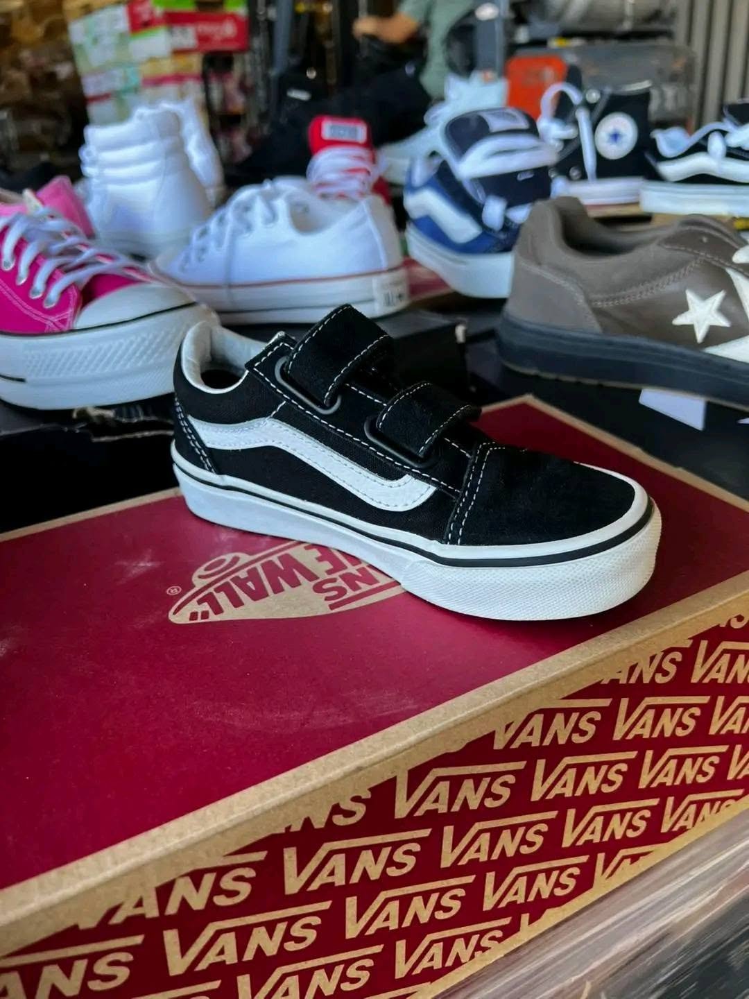 Buy Converse Shoes Wholesale Pallets