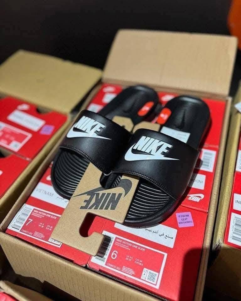 Nike slippers pallets wholesale for sale
