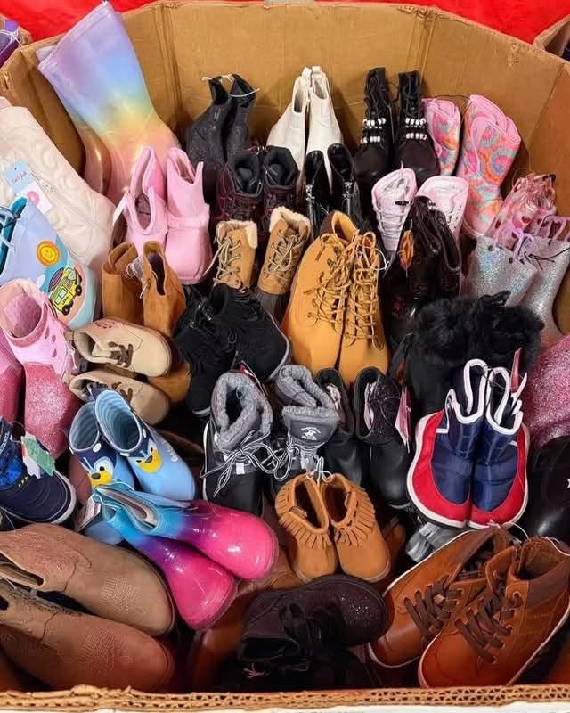 Kids boots shoes pallet for sale