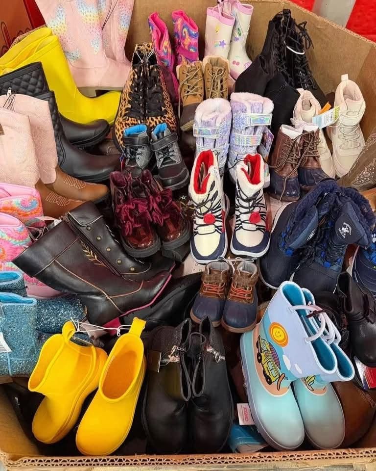 Kids boots shoes pallet for sale