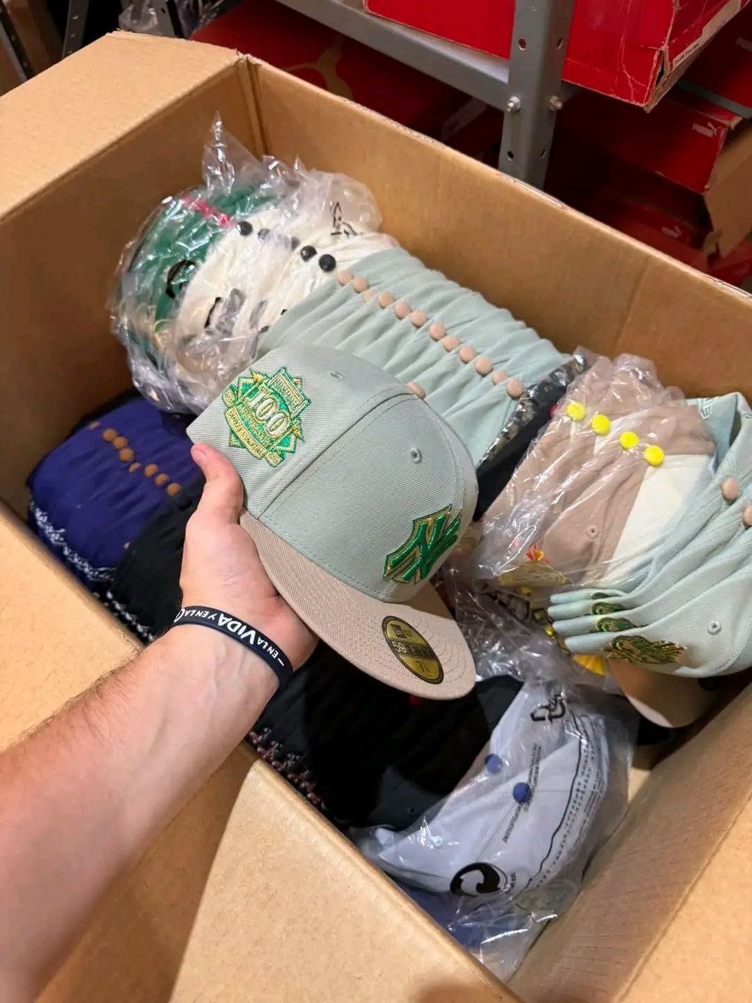 wholesale Caps pallets for sale
