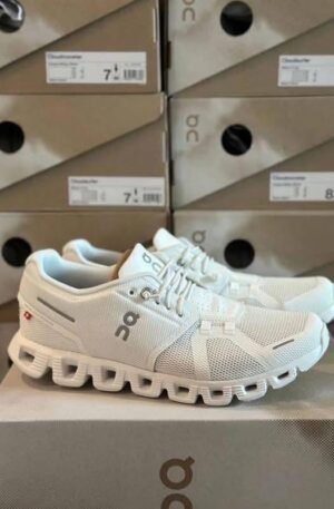 Buy Cloudnova shoes pallet wholesale online